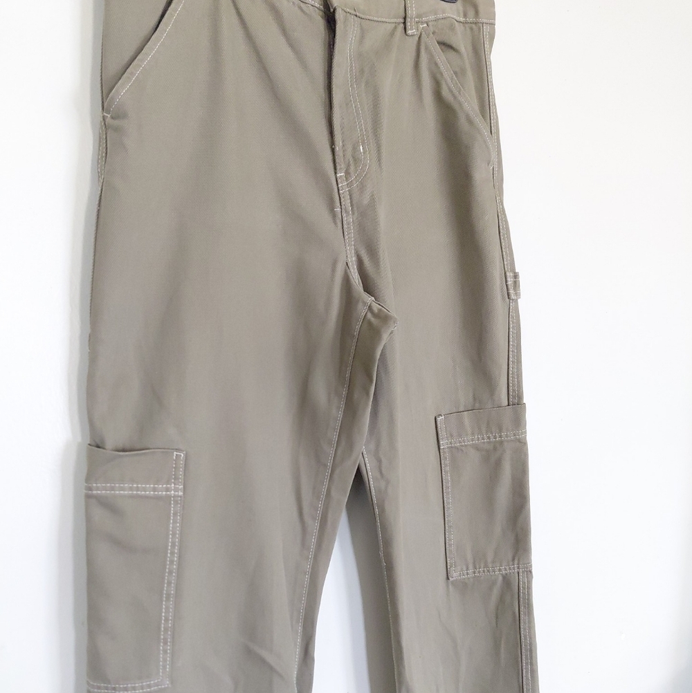 H&M Women's Olive Green Wide Leg Highrise Cargo Jeans Size 14 - Picture 2 of 12
